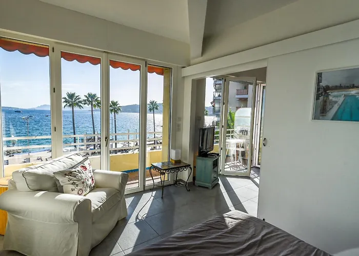 2p Front De Juan Les Pins Palais Juan Appartement Antibes